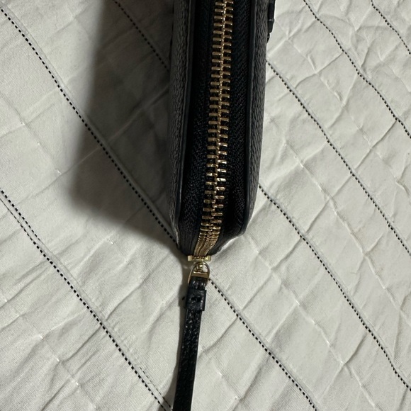 Tory Burch Black Pebbled Leather Zip-Around Wallet - Picture 4 of 13